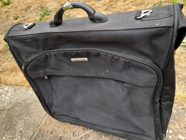 Carlton Garment Carrying Case Ex Condition