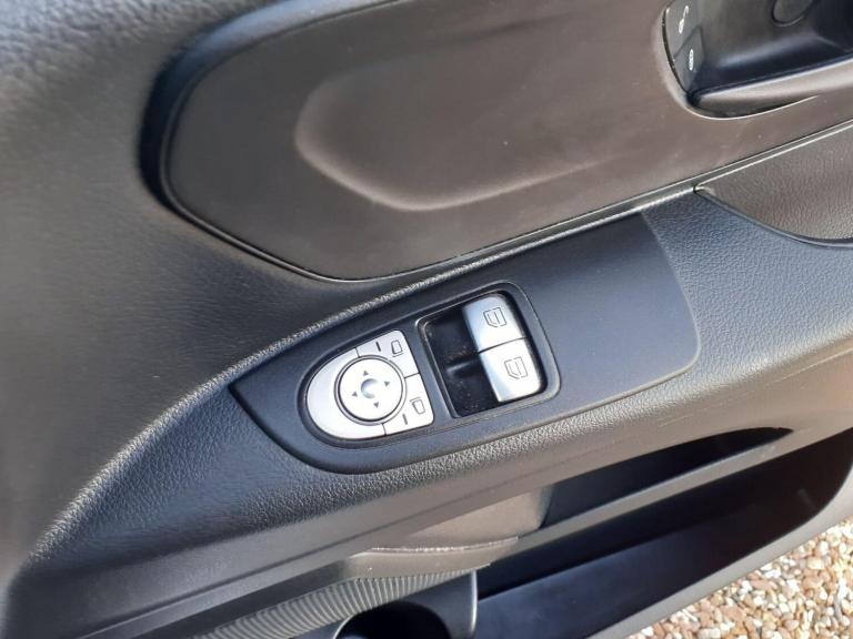2021 Mercedes-Benz Vito 110CDI Progressive Van PANEL VAN DIESEL Manual