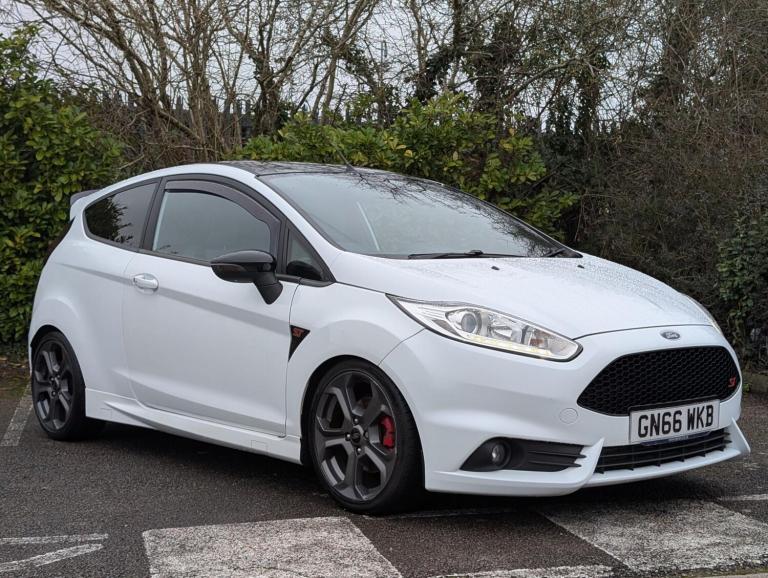 2016 Ford Fiesta 1.6 EcoBoost ST-3 3dr HATCHBACK PETROL Manual