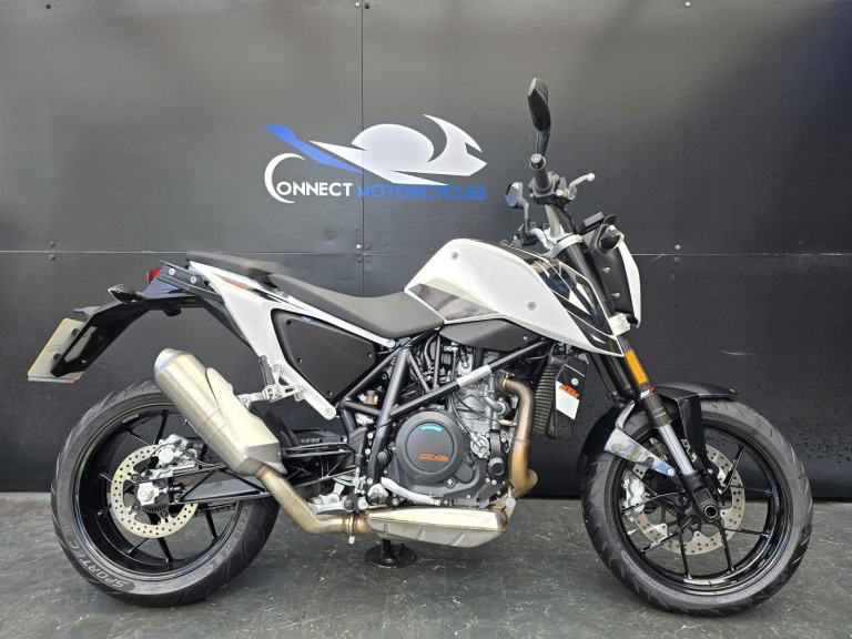 KTM 690 DUKE 2017 VERY LOW MILEAGE HPI CLEAR