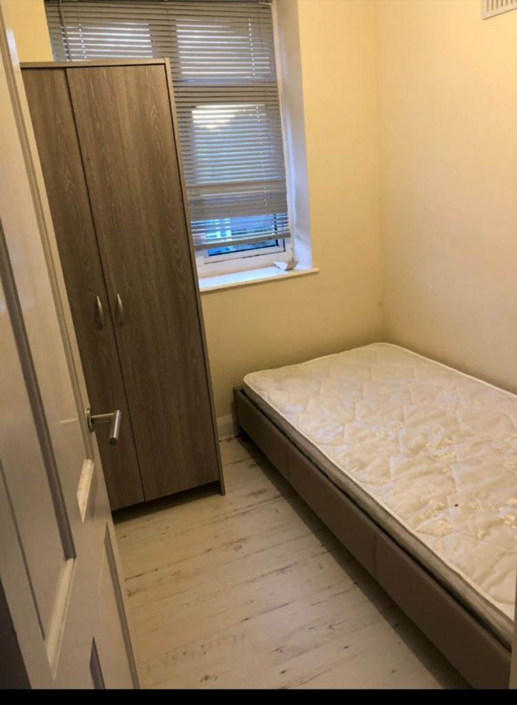 Box Room Available