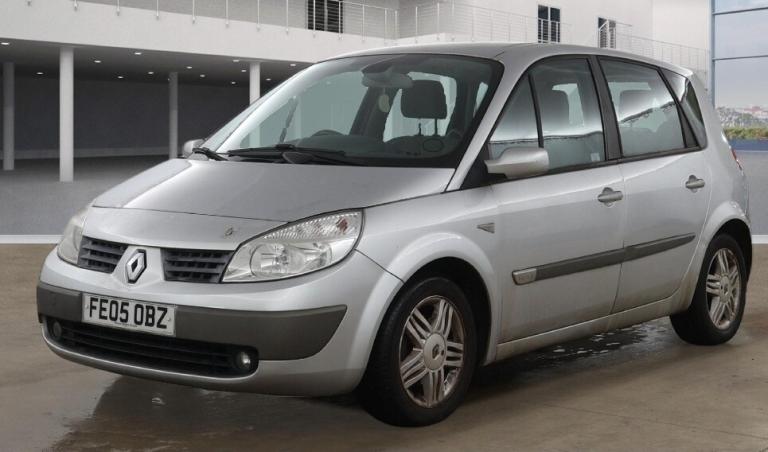 2005 Renault Megane 1.6 VVT Privilege 5dr Auto MPV Petrol Automatic