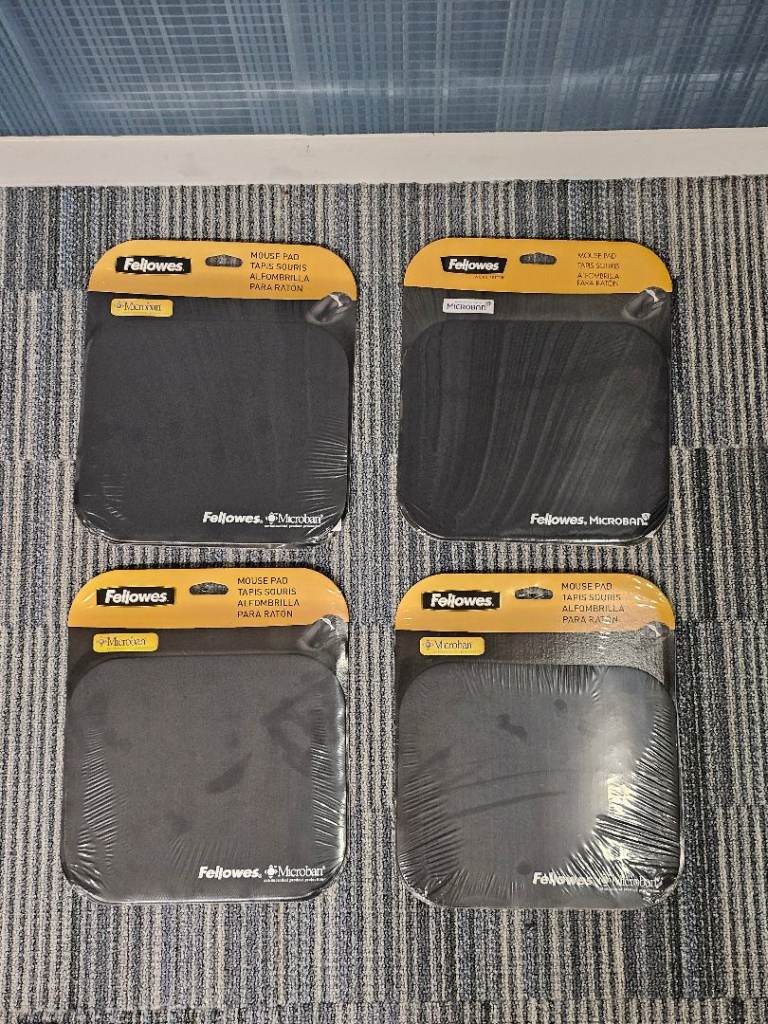 X4 black Fellowes Microban mouse pad