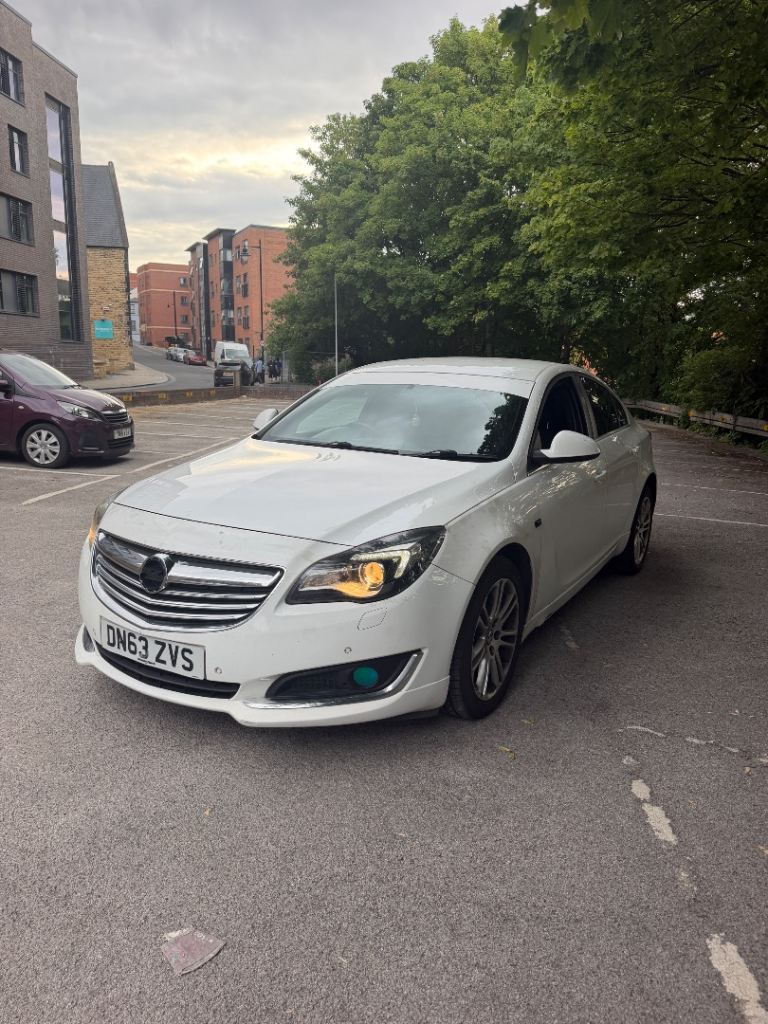 Vauxhall, INSIGNIA, Hatchback, 2013, Manual, 1956 (cc), 5 doors
