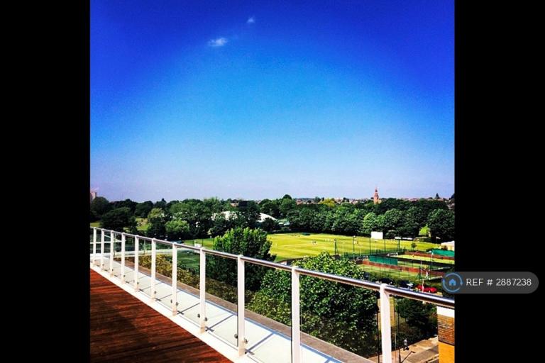 1 bedroom flat in Bromyard Avenue, London, W3 (1 bed) (#2887238)