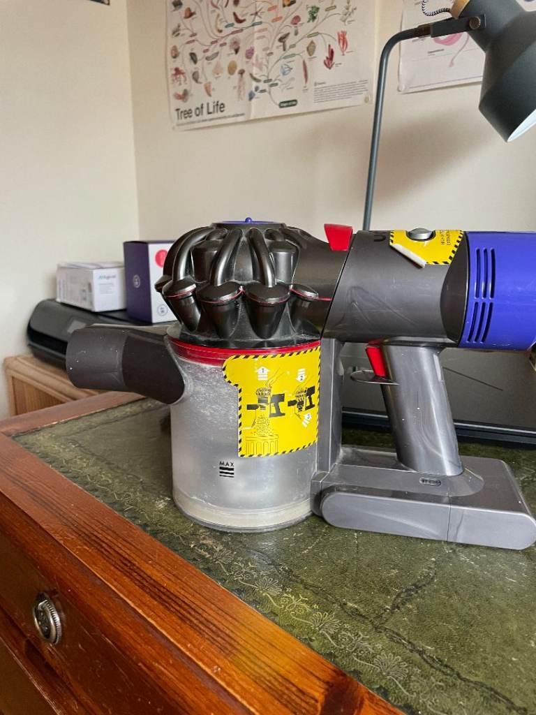 Dyson Cordless Vacuum Cleaner - Good Condition