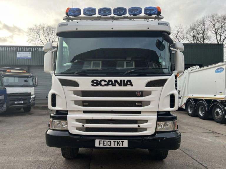 2013 SCANIA P400 8X4 TIPPER