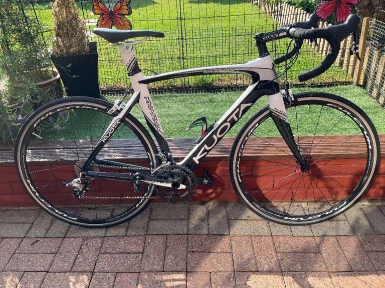 Kuota Kharma Carbon Fibre Road Bike – White & Black, Great Condition