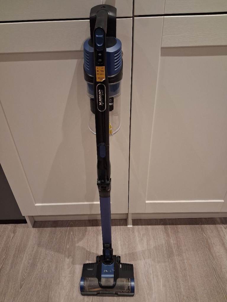 Shark IZ300UKT Cordless Vacuum Cleaner - Blue, Good Condition