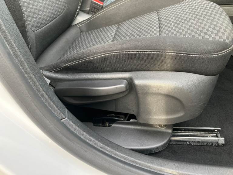 2017 Vauxhall Astra 1.4T 16V 150 SRi 5dr Auto Estate PETROL Automatic