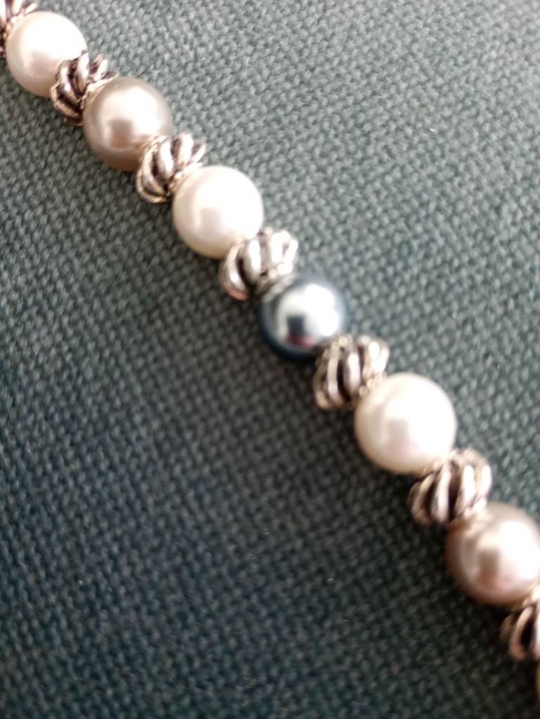 Beautiful faux pearl necklace 