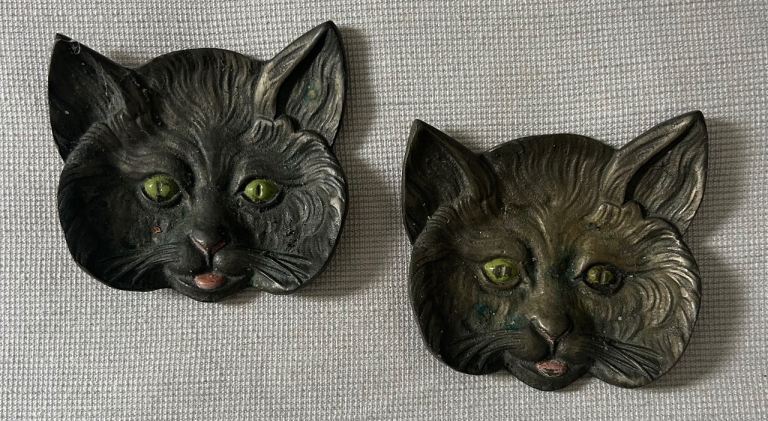 Pair of vintage brass cat head pin trays / trinket dish 