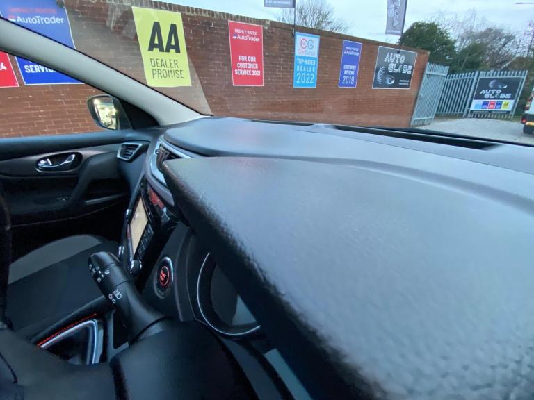 2018 Nissan Qashqai 1.2 DiG-T N-Connecta 5dr HATCHBACK PETROL Manual