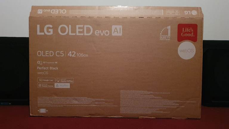 LG C5 OLED42C55LA 42-Inch OLED 4K UHD Smart TV α9 AI Processor Gen7 Dolby Atmos 120Hz 42"