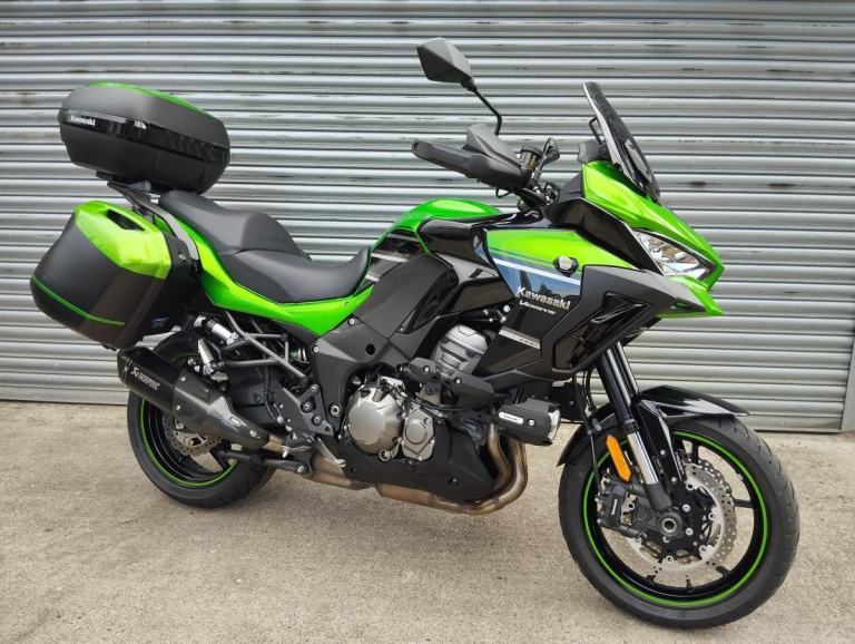2022 Kawasaki Versys 1000 GT in Green