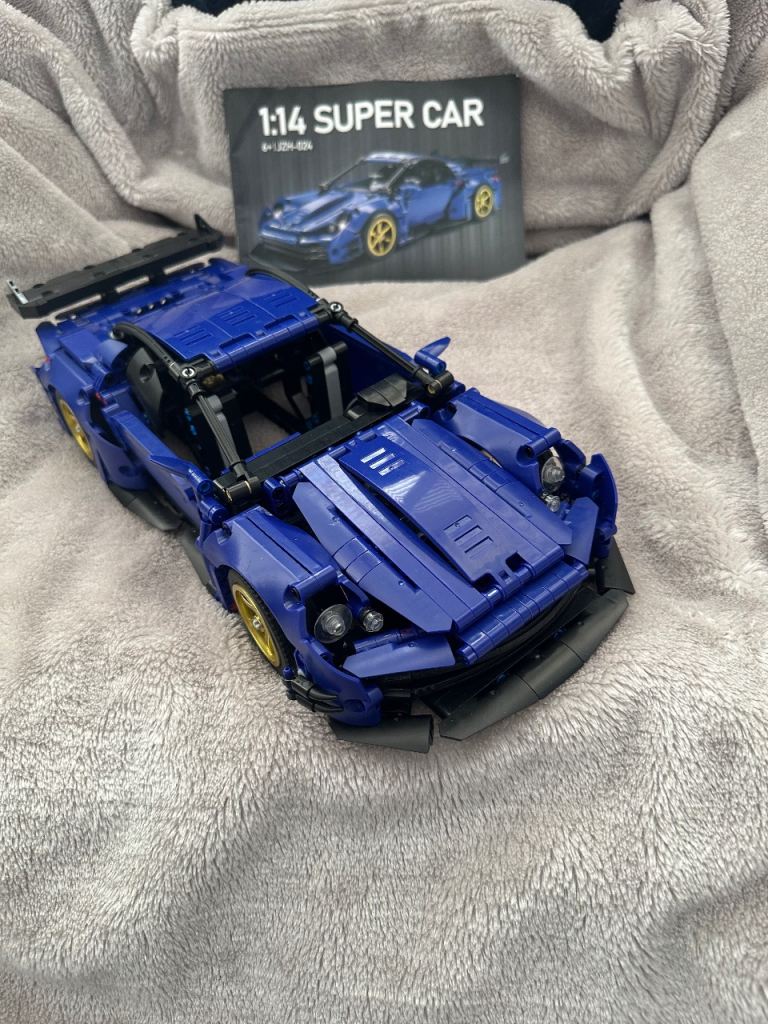 Blue 1:14 Scale Super Car Model – AS GOOD AS NEW