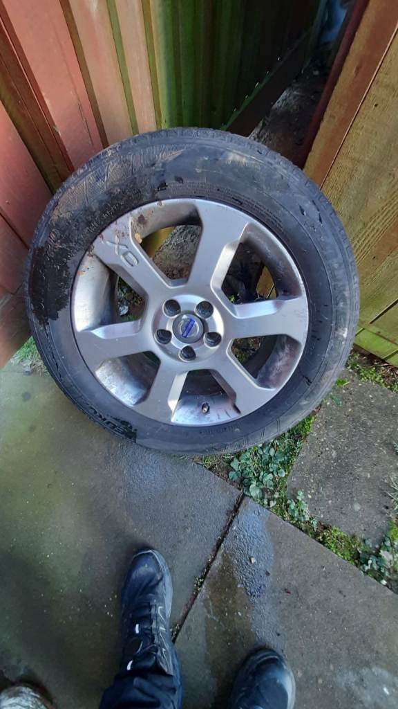 Volvo XC70 geniuine Wheels 17