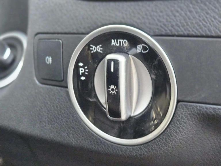 2016 Mercedes-Benz GLA GLA 220d 4Matic AMG Line 5dr Auto [Prem Plus] ESTATE DIESEL Automatic