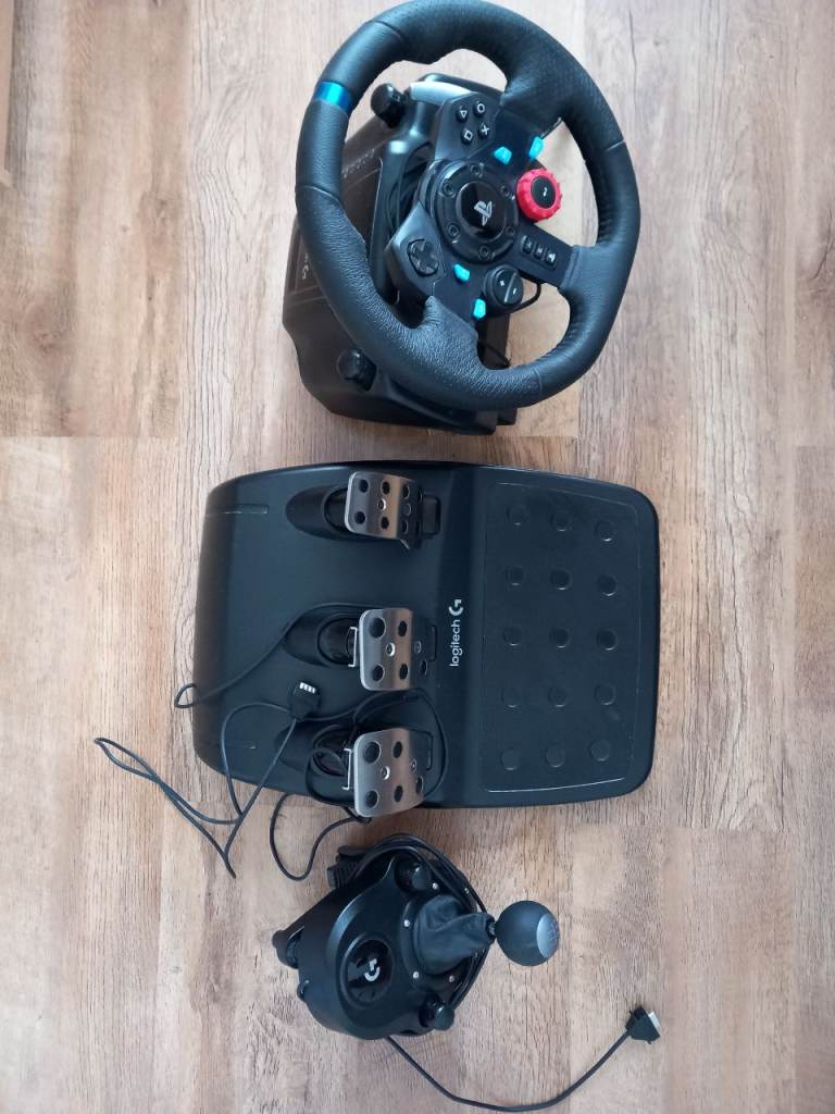 Logitech Driving Force G29 Wheel with pedals and Gearstick Bundle