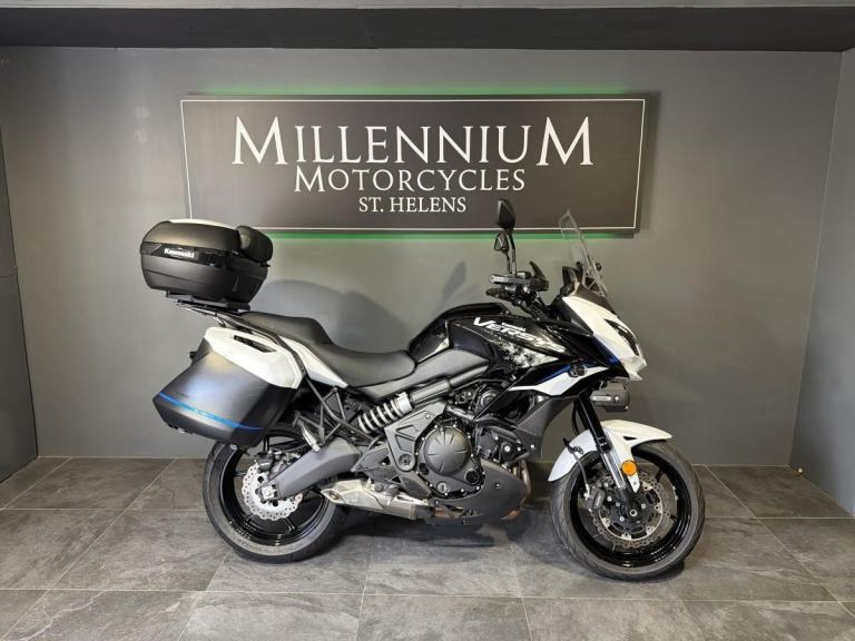 2022 KAWASAKI VERSYS 650 GRAND TOURER ADVENTURE BIKE WITH THREE PART LUGGAGE