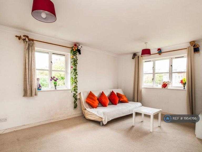 2 bedroom flat in The Scholars, Watford, WD18 (2 bed) (#1954766)