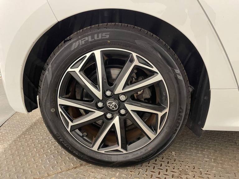 2022 Toyota Yaris 1.5 VVT-h Design Hatchback 5dr Petrol Hybrid E-CVT Euro 6 (s/s) (116 ps) Hatchb...