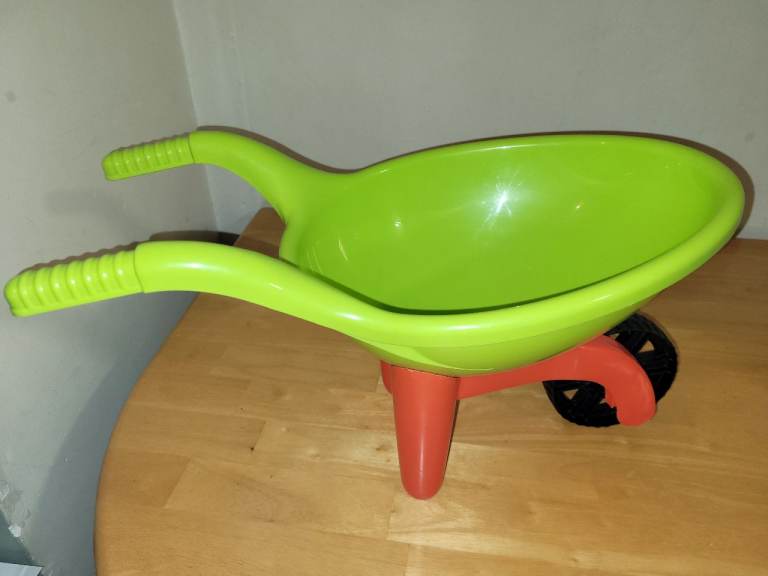 Kids toy gardening role play wheelbarrow. Good condition.
