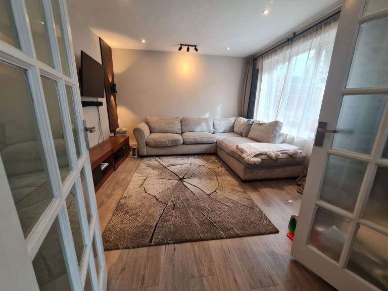 VERY comfortable and cosy large L-shaped CORNER sofa (in 2 pieces) 