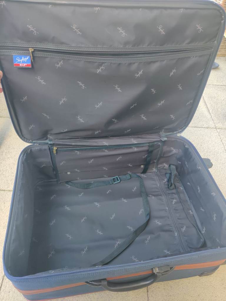 VIP luggage perfect condition large £20 only