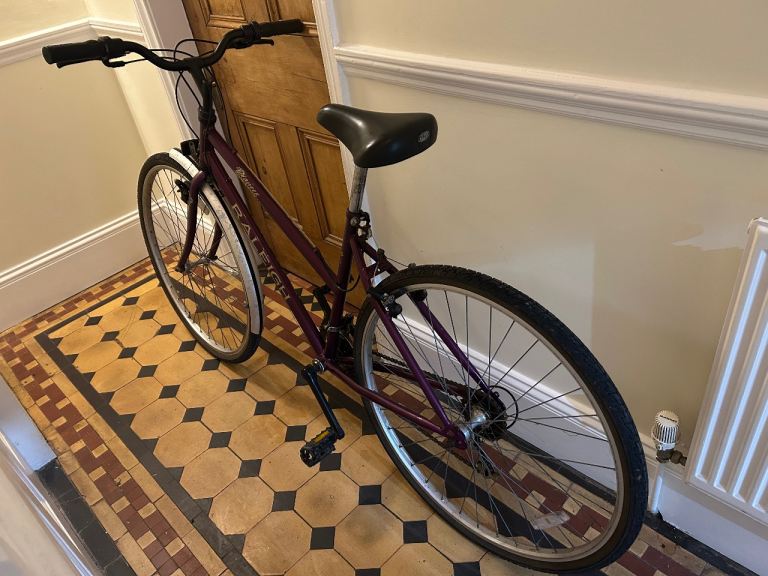 Raleigh Pioneer Vintage Hybrid Bike Red, Rides Well (15 Speed)