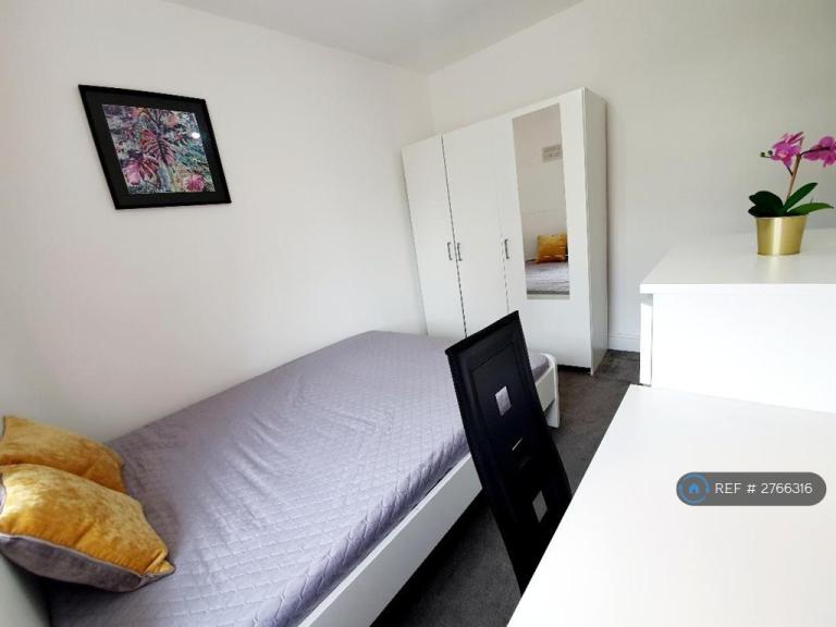 1 bedroom in Nestles Avenue, Hayes, UB3 (#2766316)