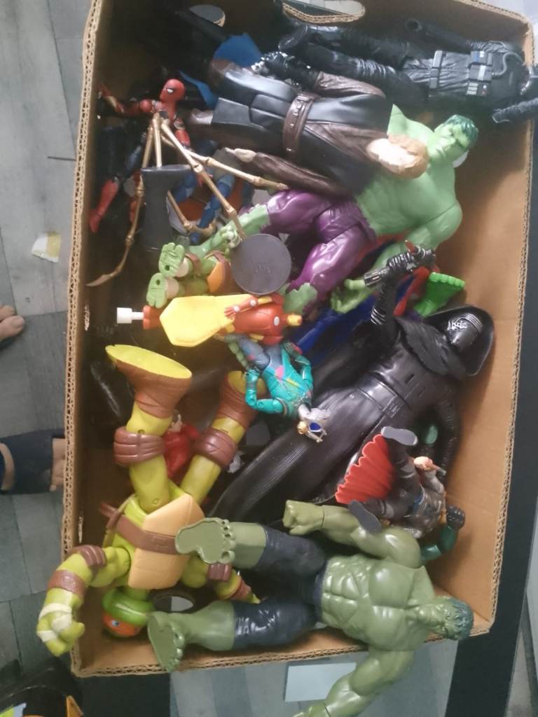 Large Box of Action Figures – Teenage Mutant Ninja Turtles, Hulks, Star Wars