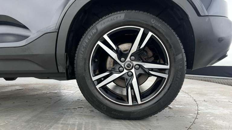 2022 Volvo XC40 Plus, B3 mild hybrid, Petrol, Dark ESTATE Petrol/Electric Hybrid Automatic