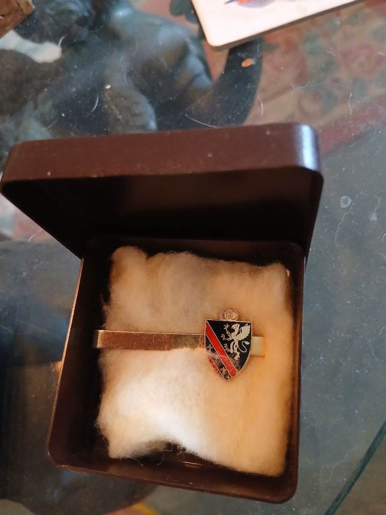 Vintage Gold Tone Tie Clip with Crest – Good Condition