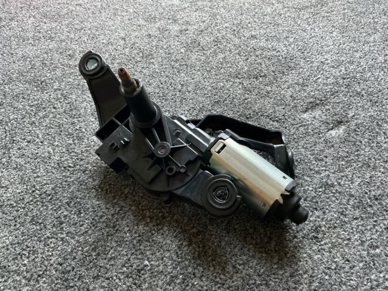 BMW E87/E81 rear wiper motor and assembly