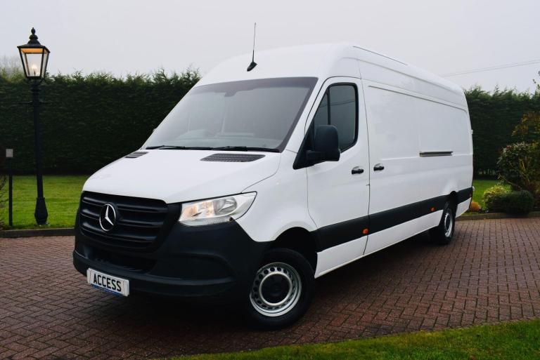 2023 Mercedes-Benz Sprinter 3.5t H2 Progressive Van PANEL VAN DIESEL Manual