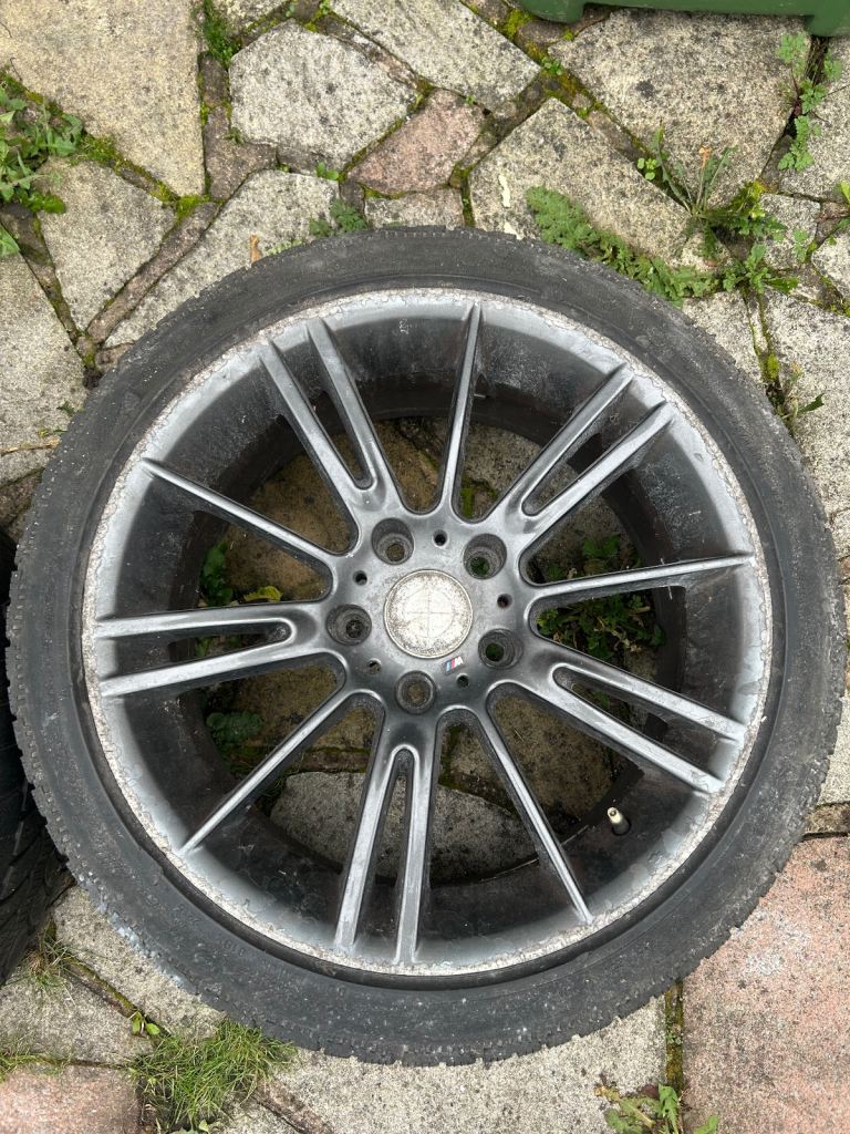 2x BMW e90 e92 mv3 front alloy wheels genuine