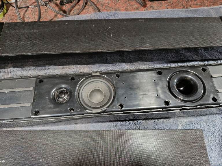 LOEWE STEREO SPEAKERS L40 HIFI 