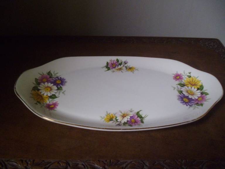ROYAL STAFFORDSHIRE CAKE / SANDWICH SERVING PLATE 