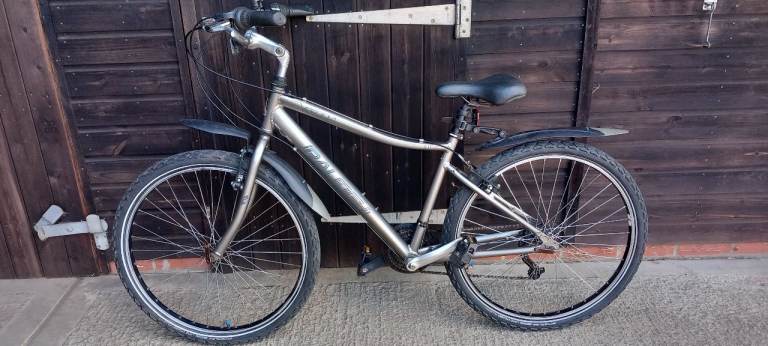 Raleigh Voyager CTT Unisex Cruiser Bike. 
