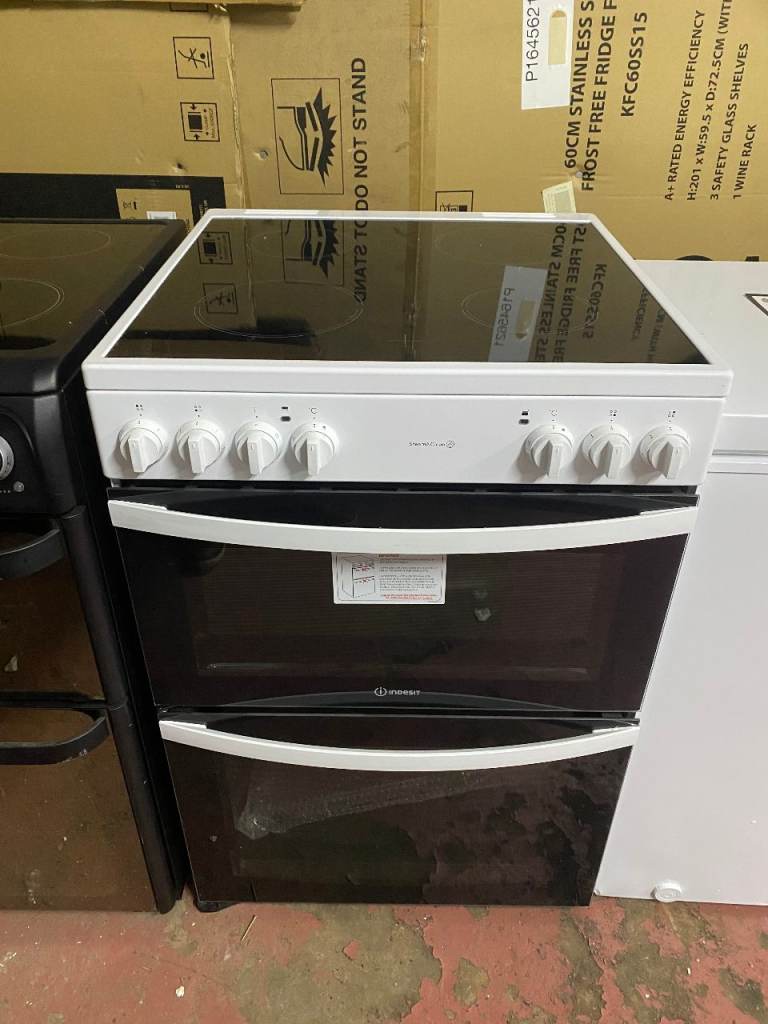 INDESIT 60 cm Electric Ceramic  Cooker - White