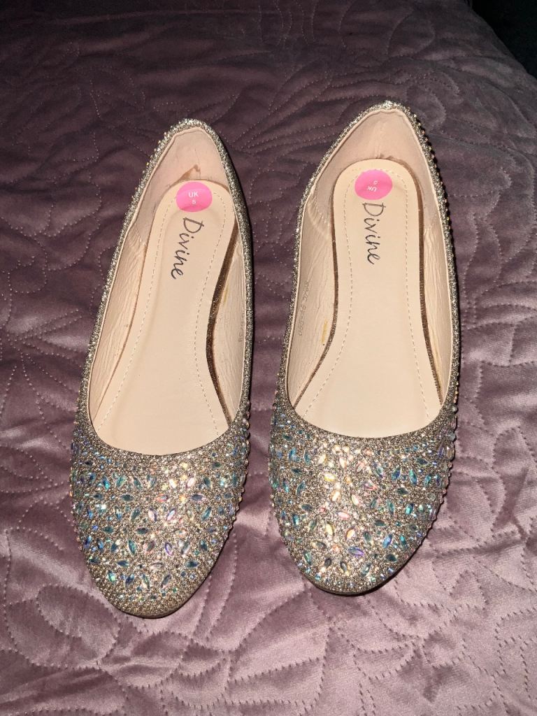 Divine Silver Sparkly Flats – Brand New, Size 4.5