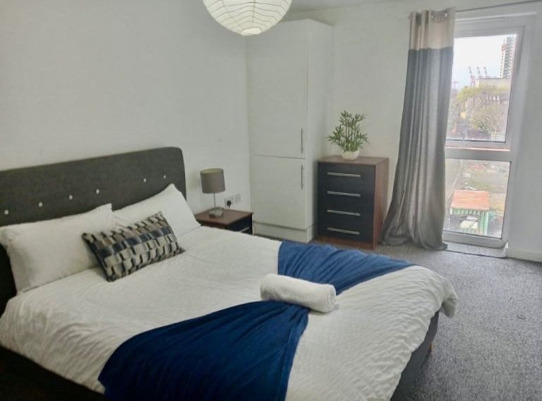 2 Bed Top floor apartment *Bills Included*