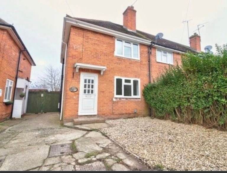 2 bed end terreced house for rent