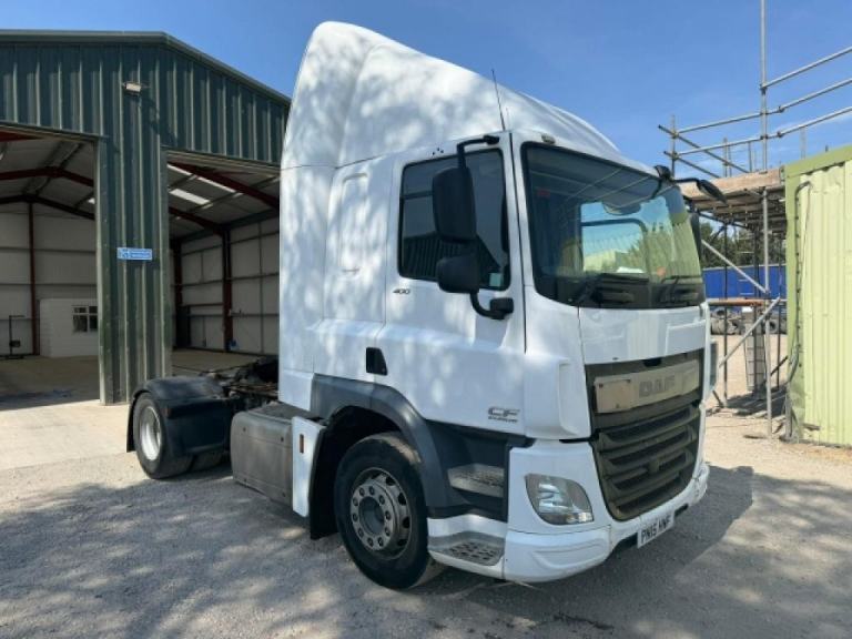 DAF CF 400 4x2 MANUAL GEARBOX TRACTOR UNIT