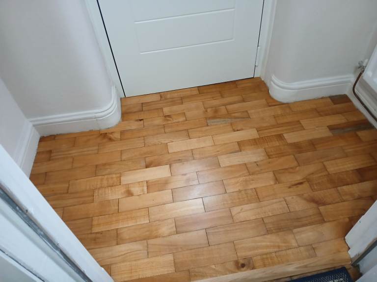 Solid wood parquet block/tiles