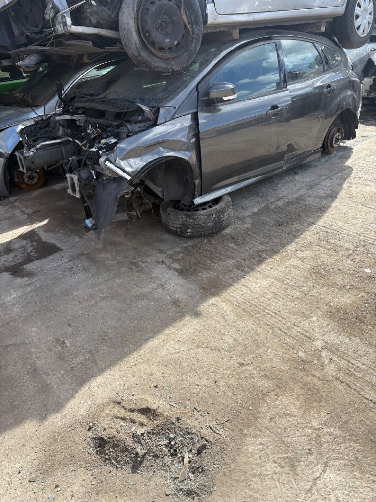 2016 Ford Focus St-Line Breaking