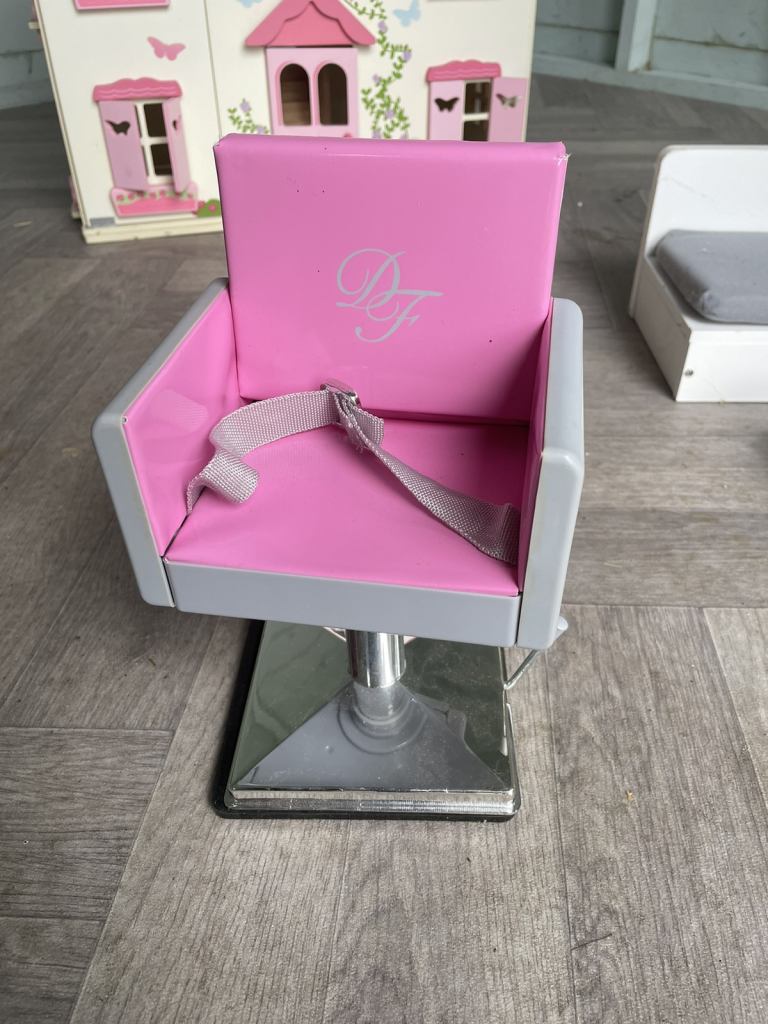 Designafriend hairdresser/ salon chair 