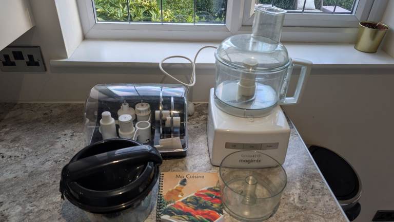 Magimix Cuisine 4200XL Food Processor with Accessories – Good Condition