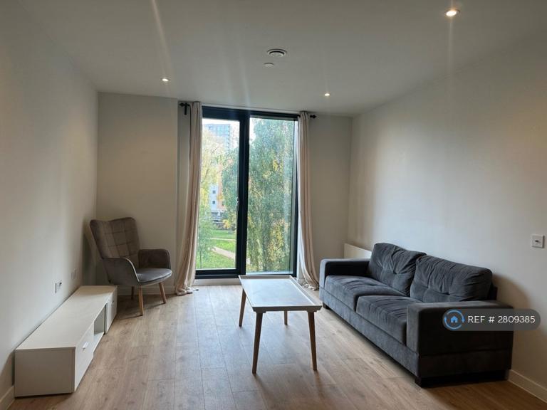 2 bedroom flat in The Gate, Manchester, M4 (2 bed) (#2809385)